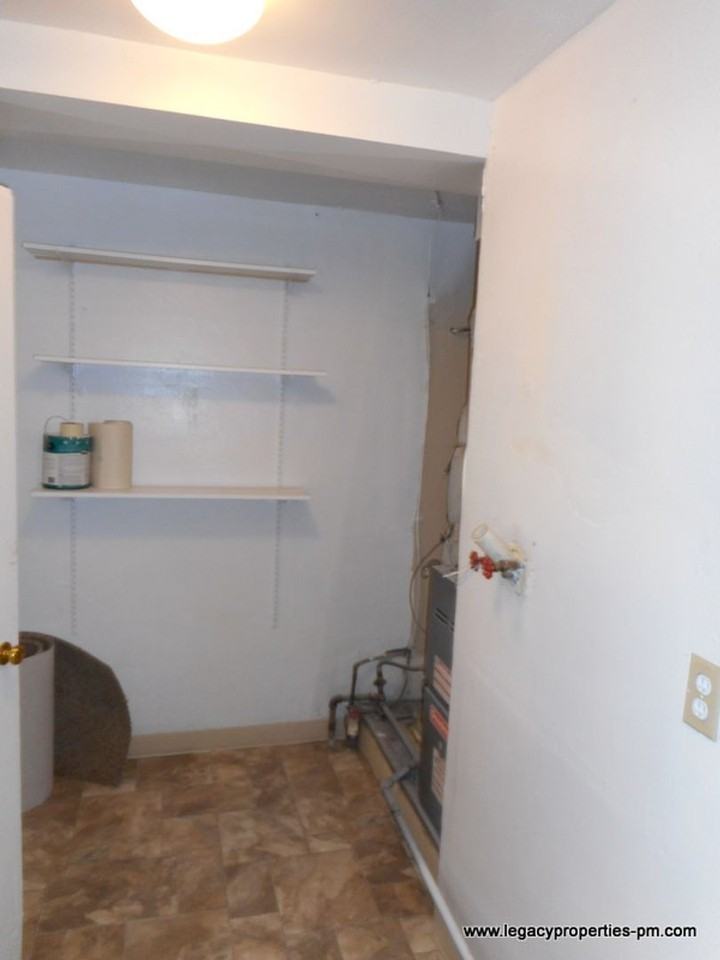 4217 S Acoma St - Photo 3 of 9