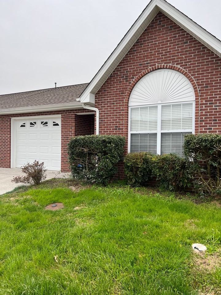 808 Hogan Way - Photo 2 of 15