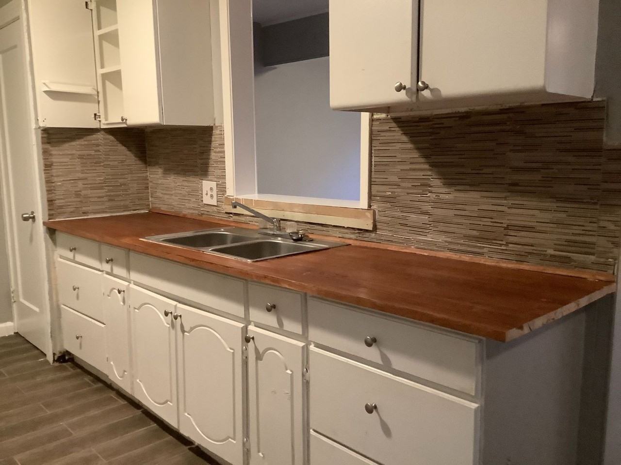 238 E Wyandotte St - Photo 5 of 20