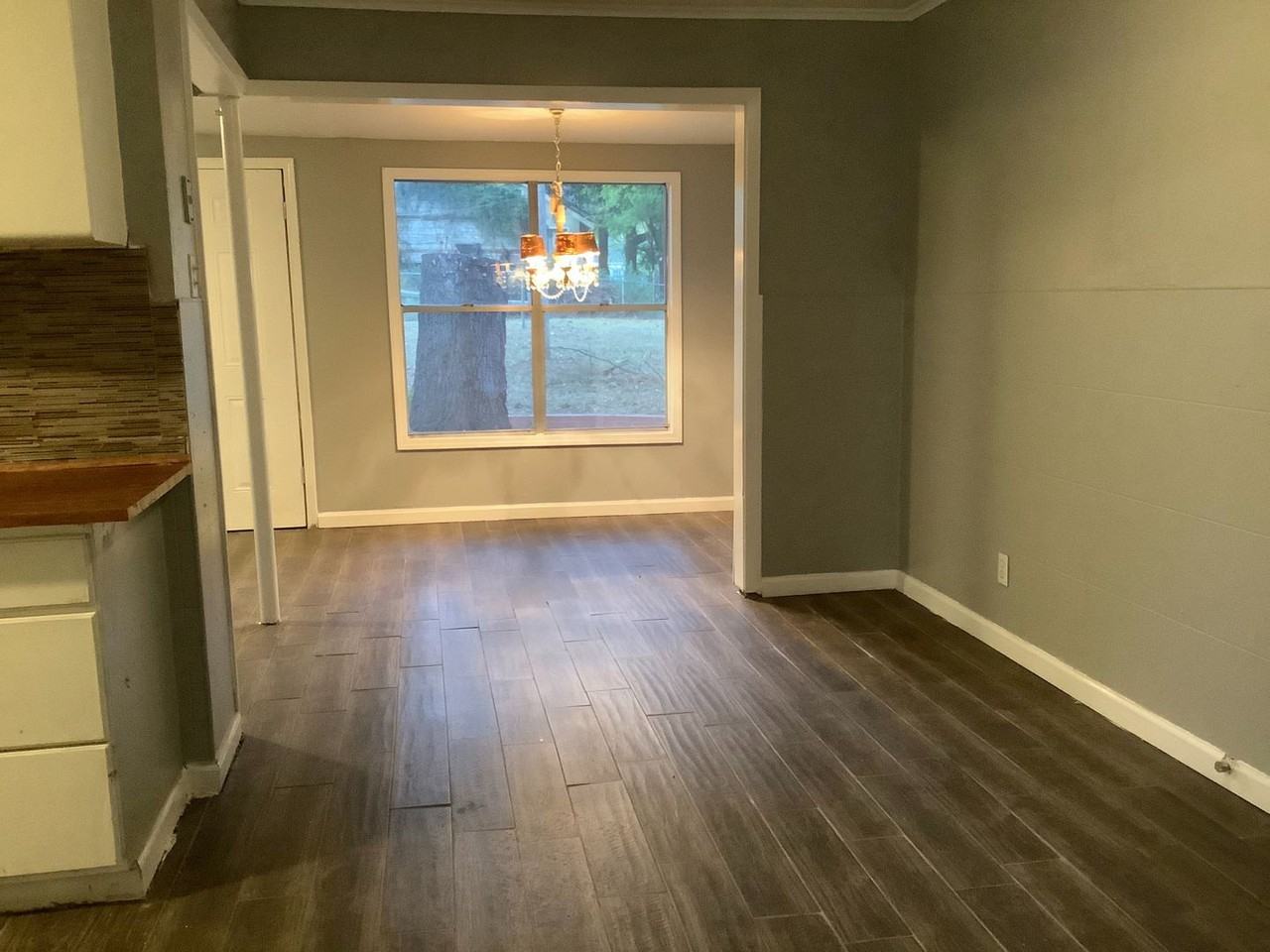 238 E Wyandotte St - Photo 6 of 20