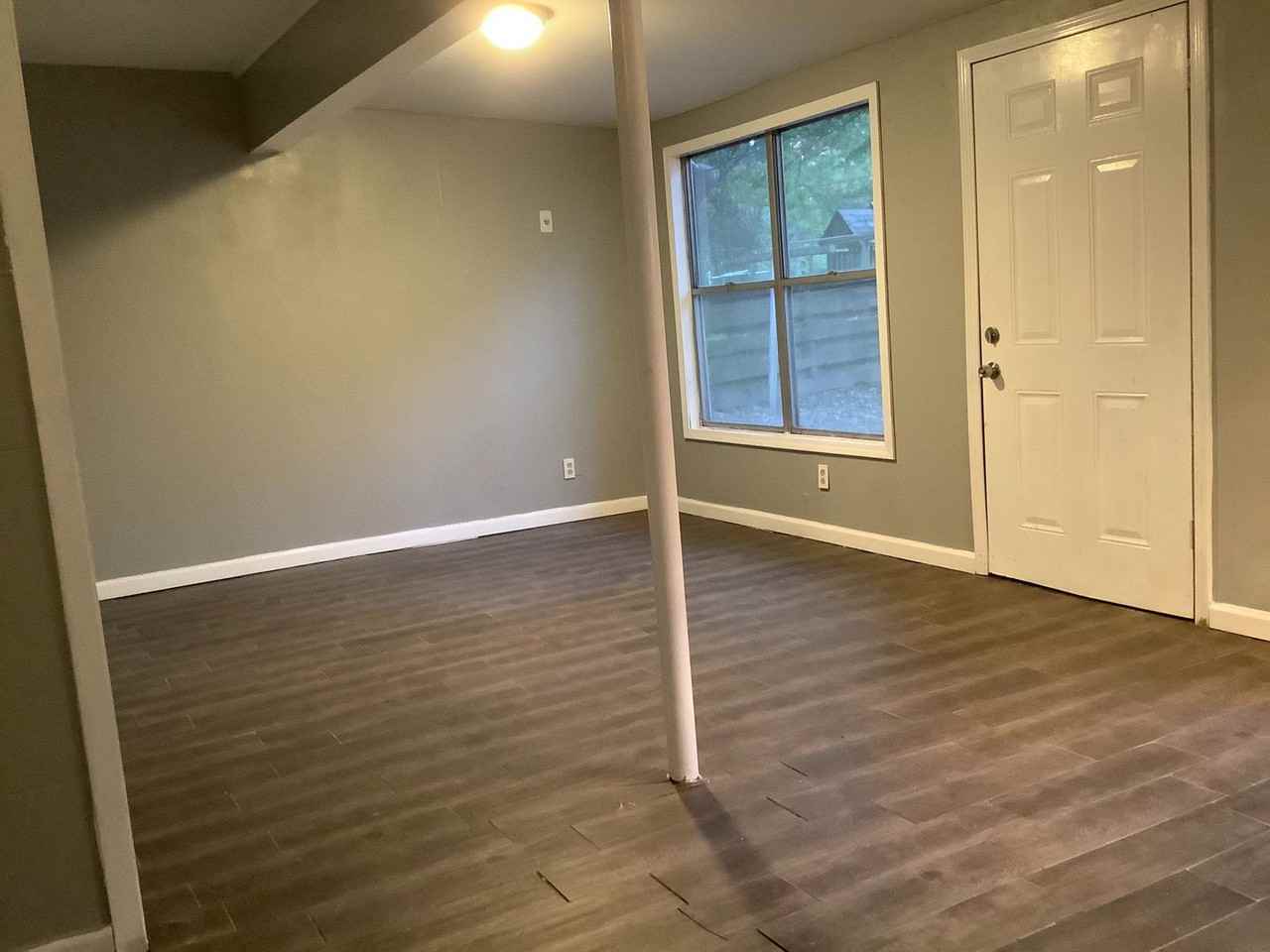 238 E Wyandotte St - Photo 7 of 20