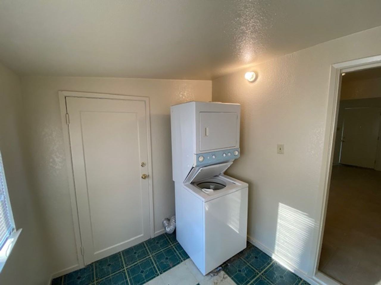 3142 Garfield Ave - Photo 6 of 12