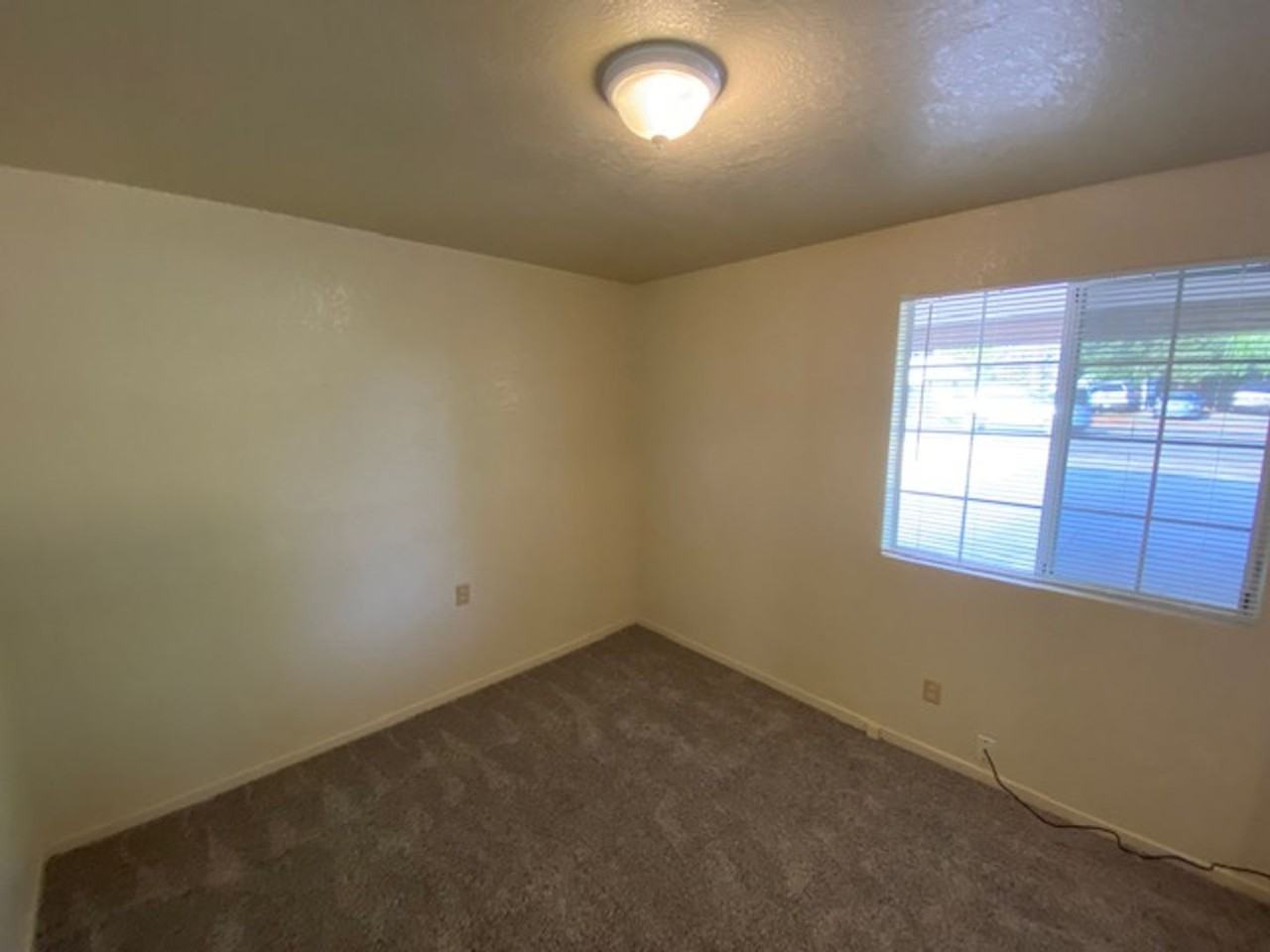 3142 Garfield Ave - Photo 7 of 12