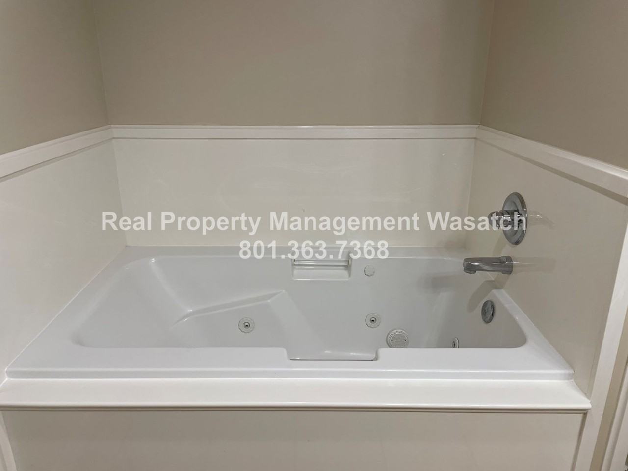 380 N 500 W #101 - Photo 2 of 29