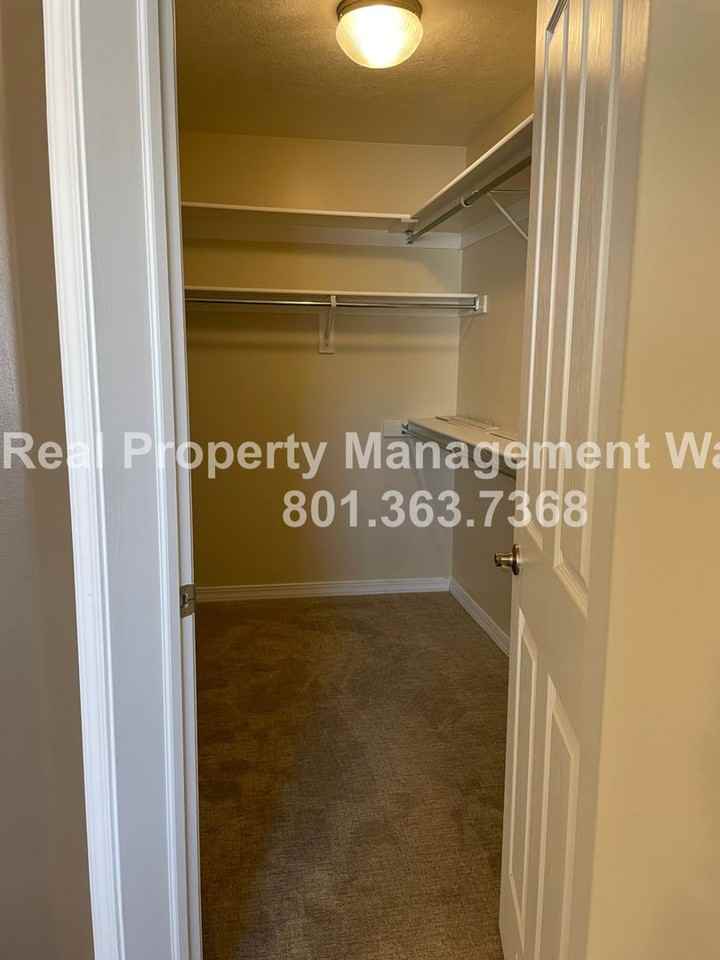 380 N 500 W #101 - Photo 3 of 29