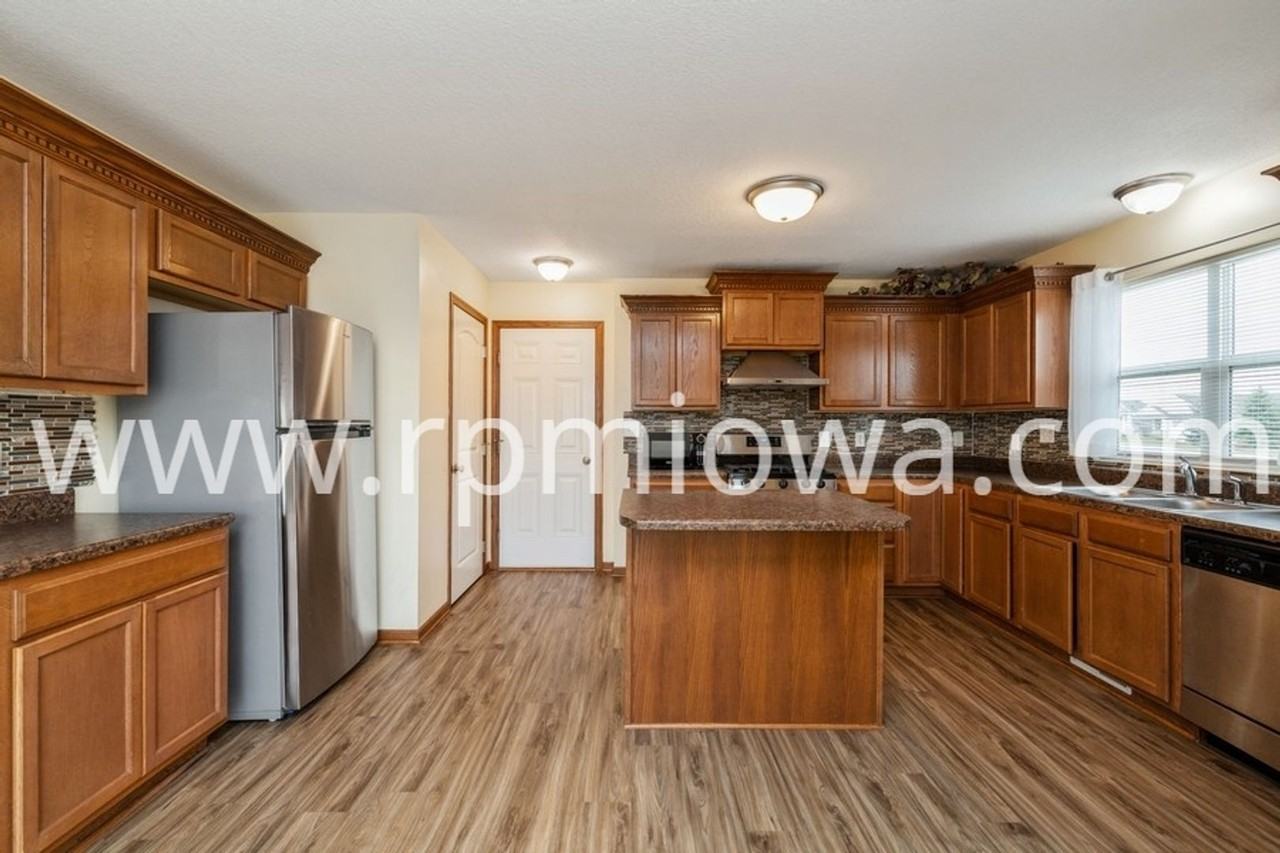 8231 Cody Dr - Photo 3 of 13