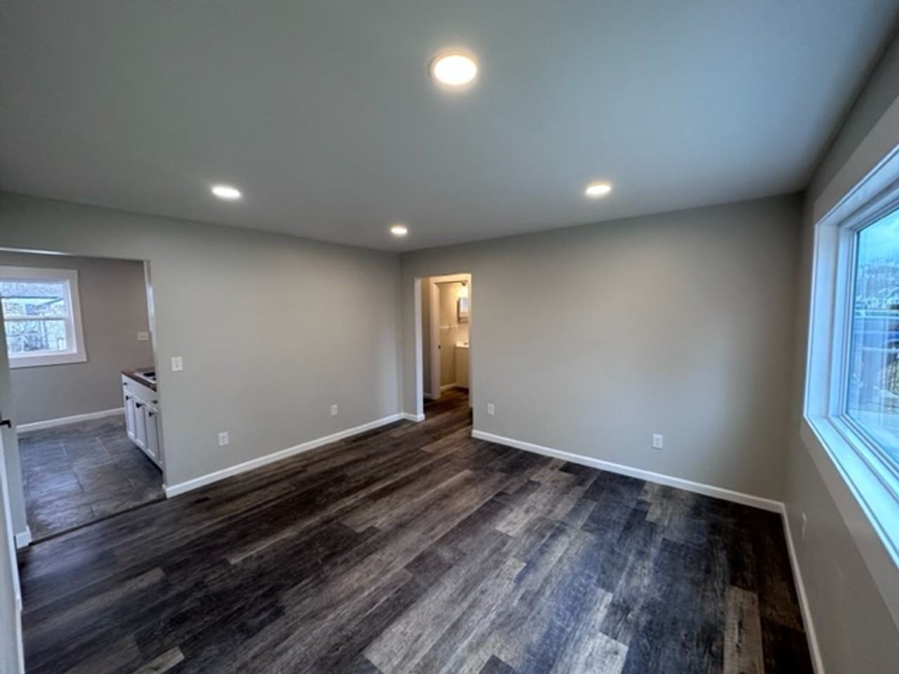 873 E Barrett Ave - Photo 2 of 25