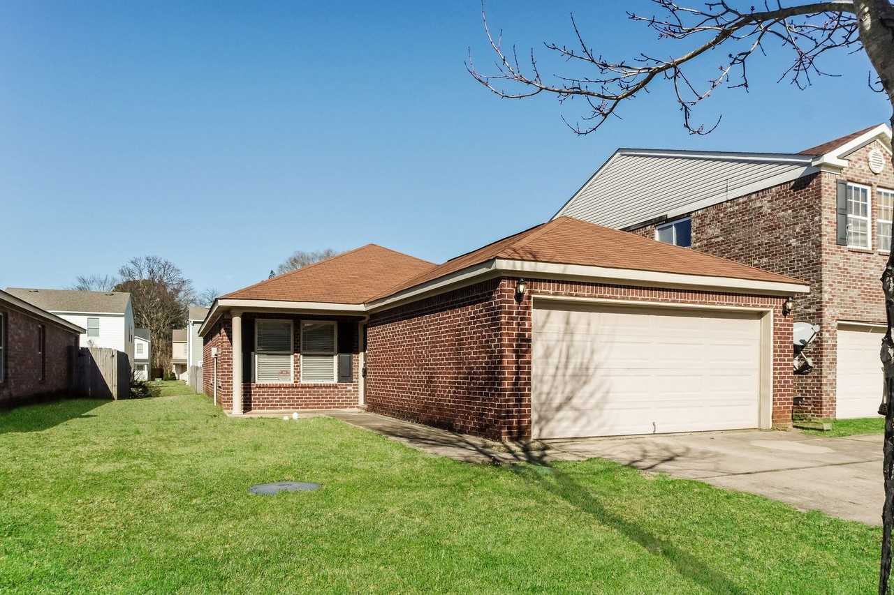 135 Wethersfield Dr - Photo 4 of 22