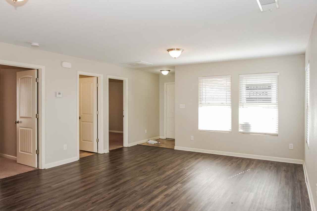 135 Wethersfield Dr - Photo 5 of 22