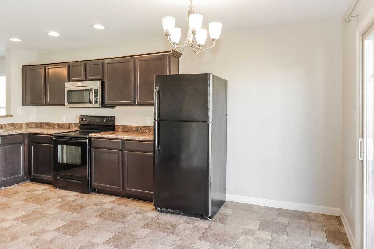 135 Wethersfield Dr - Photo 7 of 22