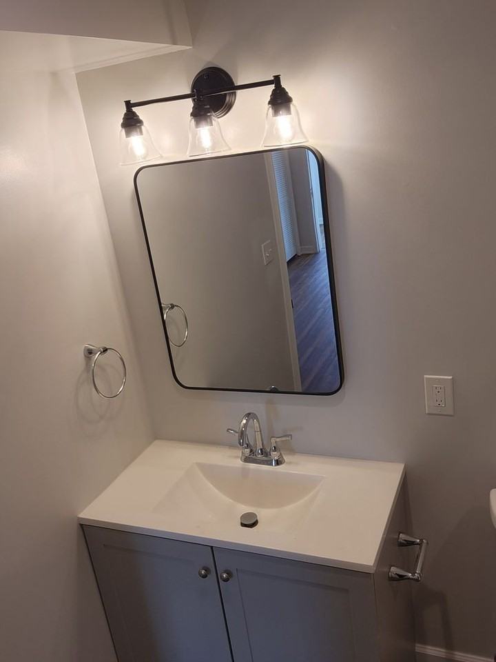 1809 Maryland Ave Ne - Photo 2 of 9