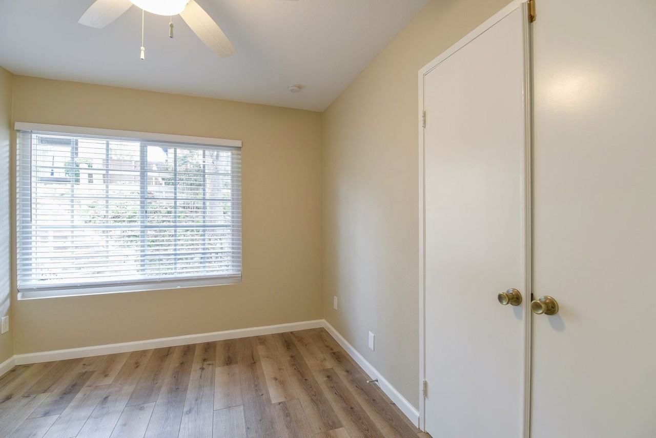 10577 Esmeraldas Dr - Photo 5 of 20