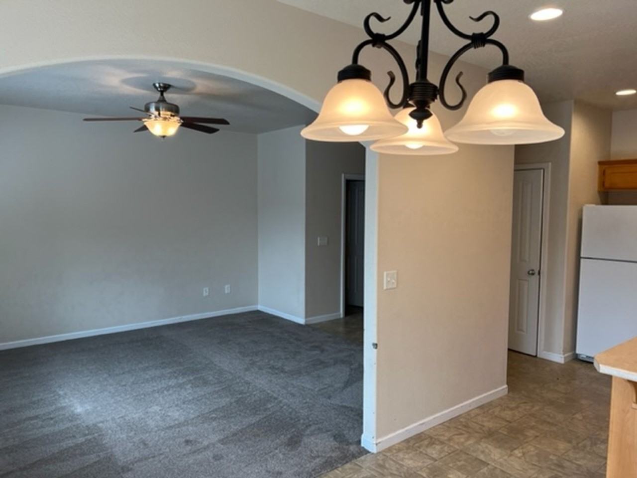 1211 Yorktown Ln - Photo 6 of 21