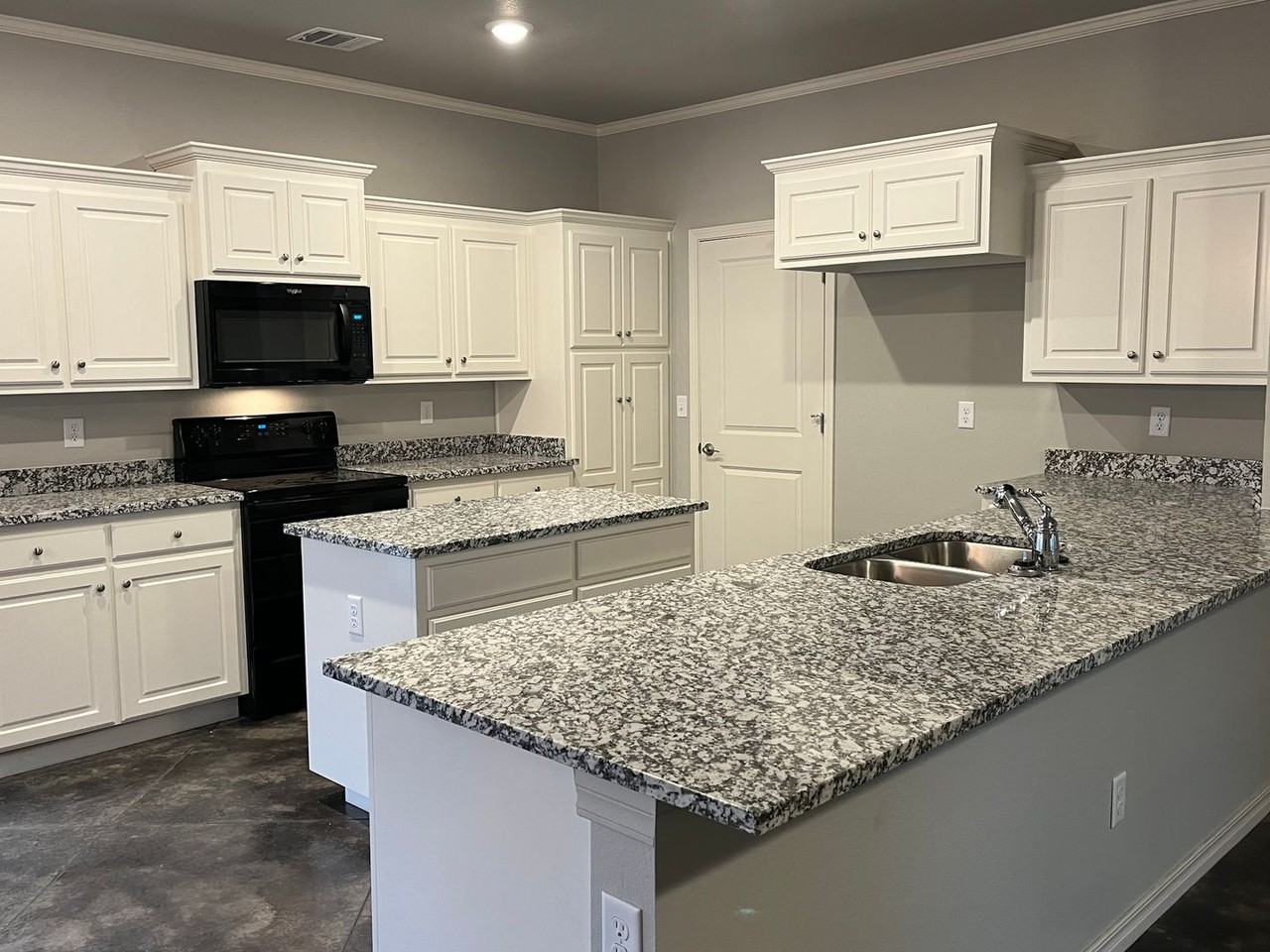 7307 Vicky St - Photo 2 of 12