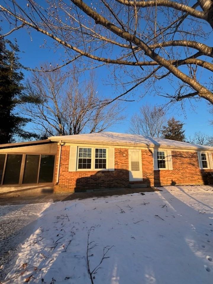 201 S Glencove - Photo 2 of 12