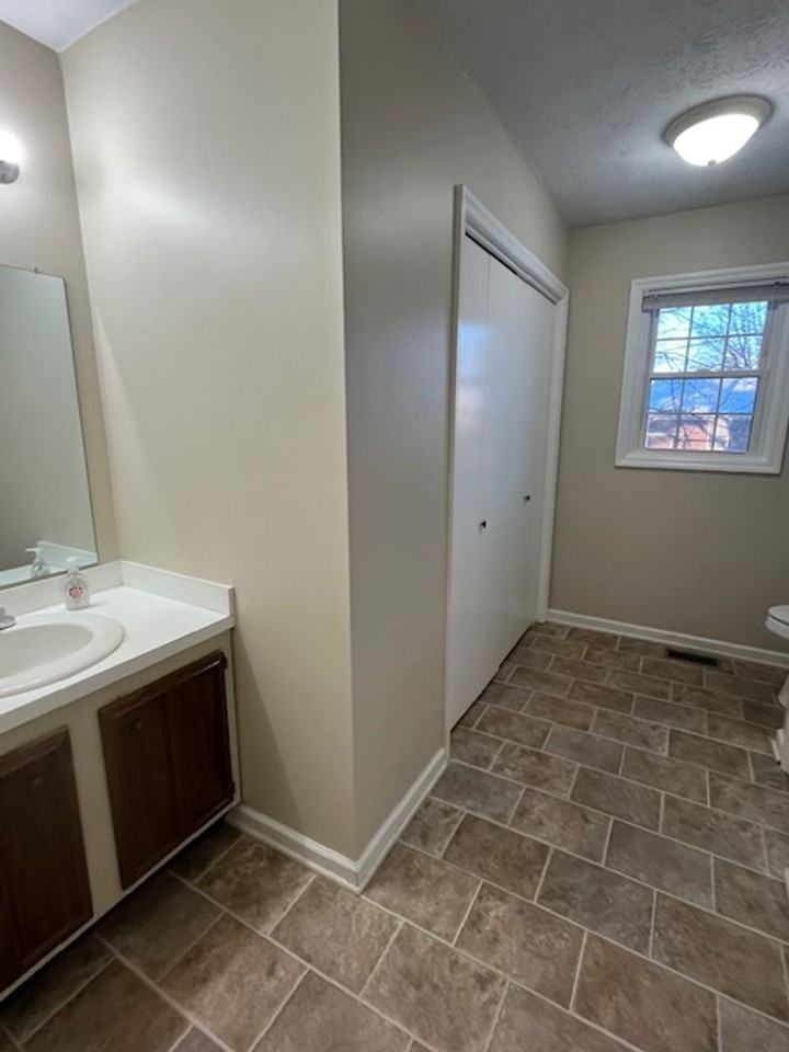 201 S Glencove - Photo 7 of 12