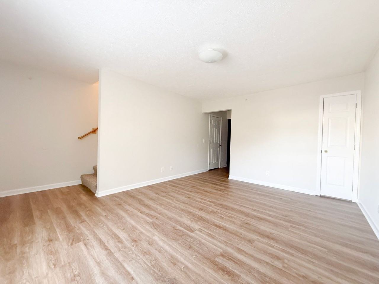 1320 Carolina Ave - Photo 3 of 26