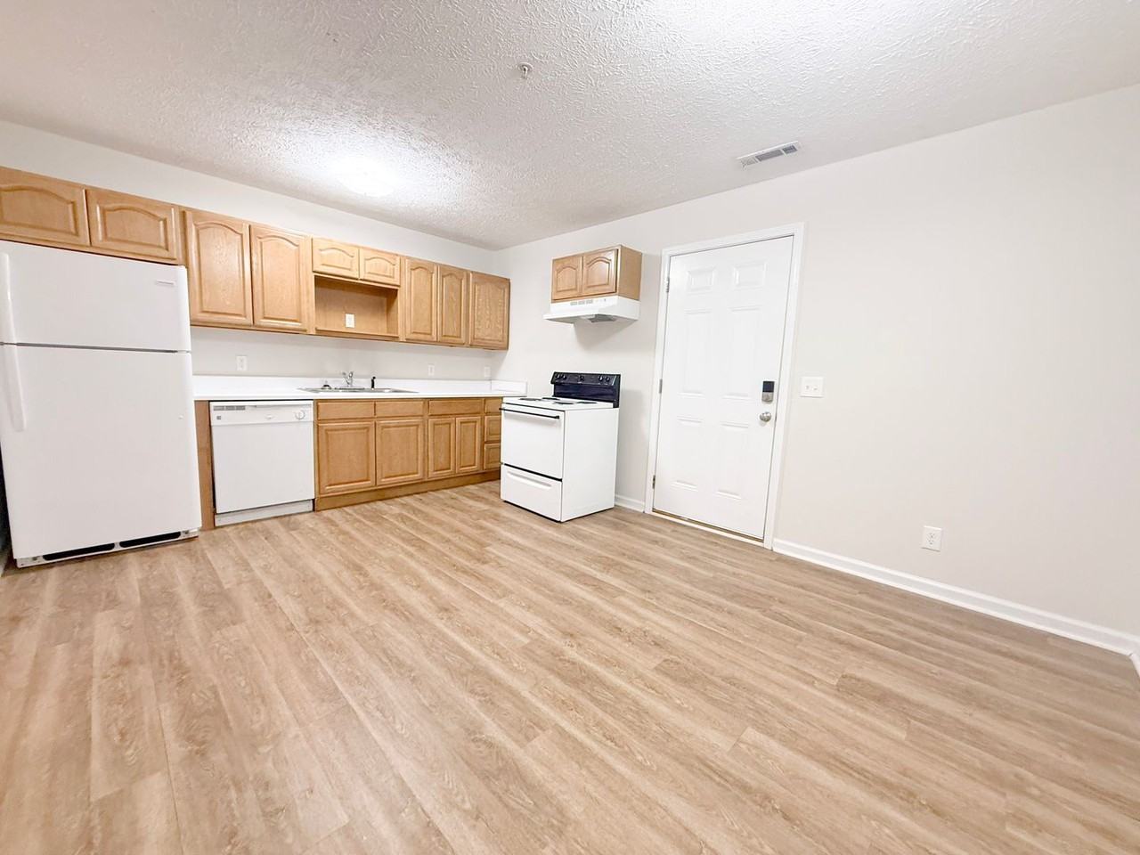 1320 Carolina Ave - Photo 7 of 26