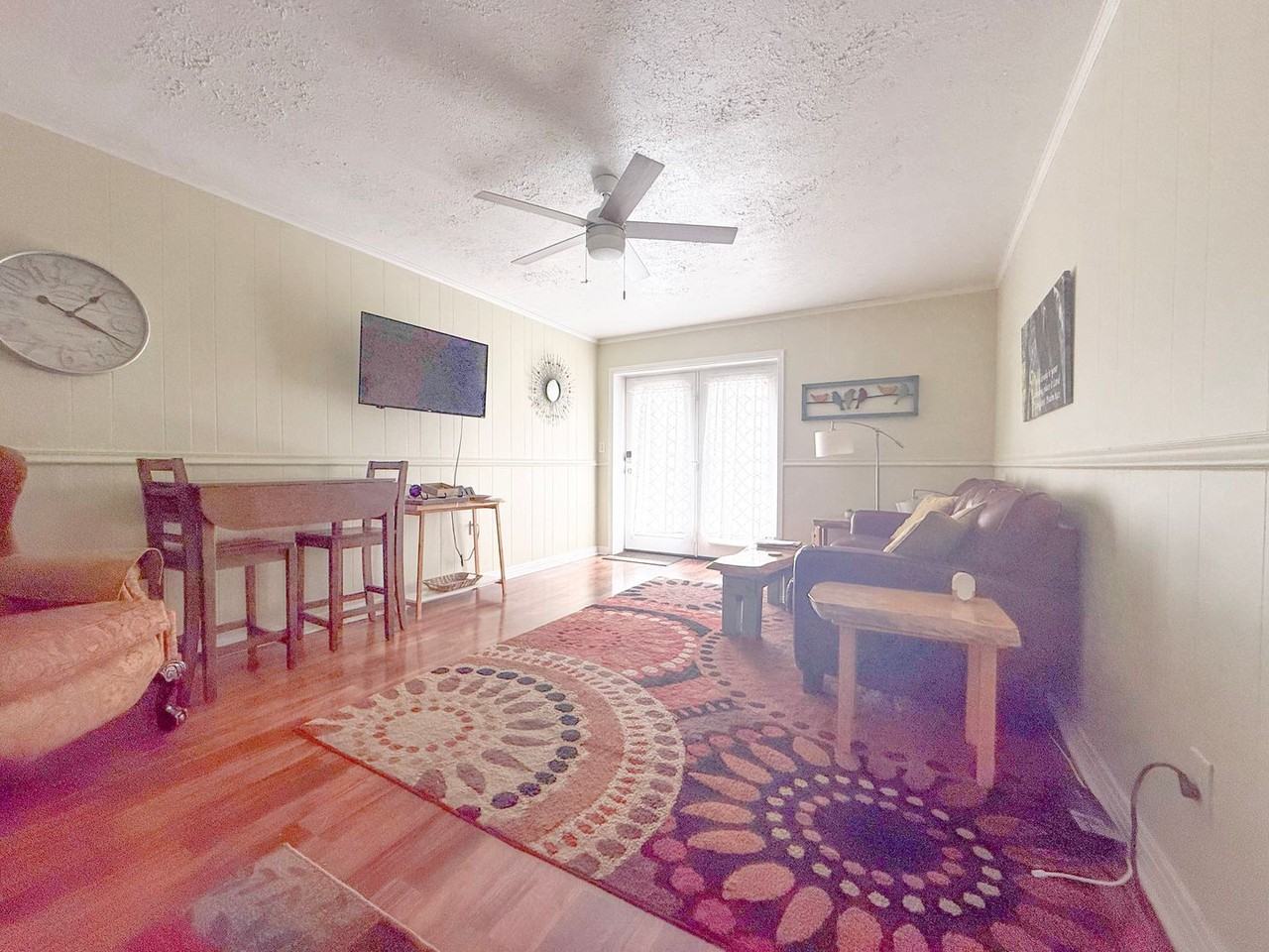 1045 E 10th St #206 - Photo 2 of 16