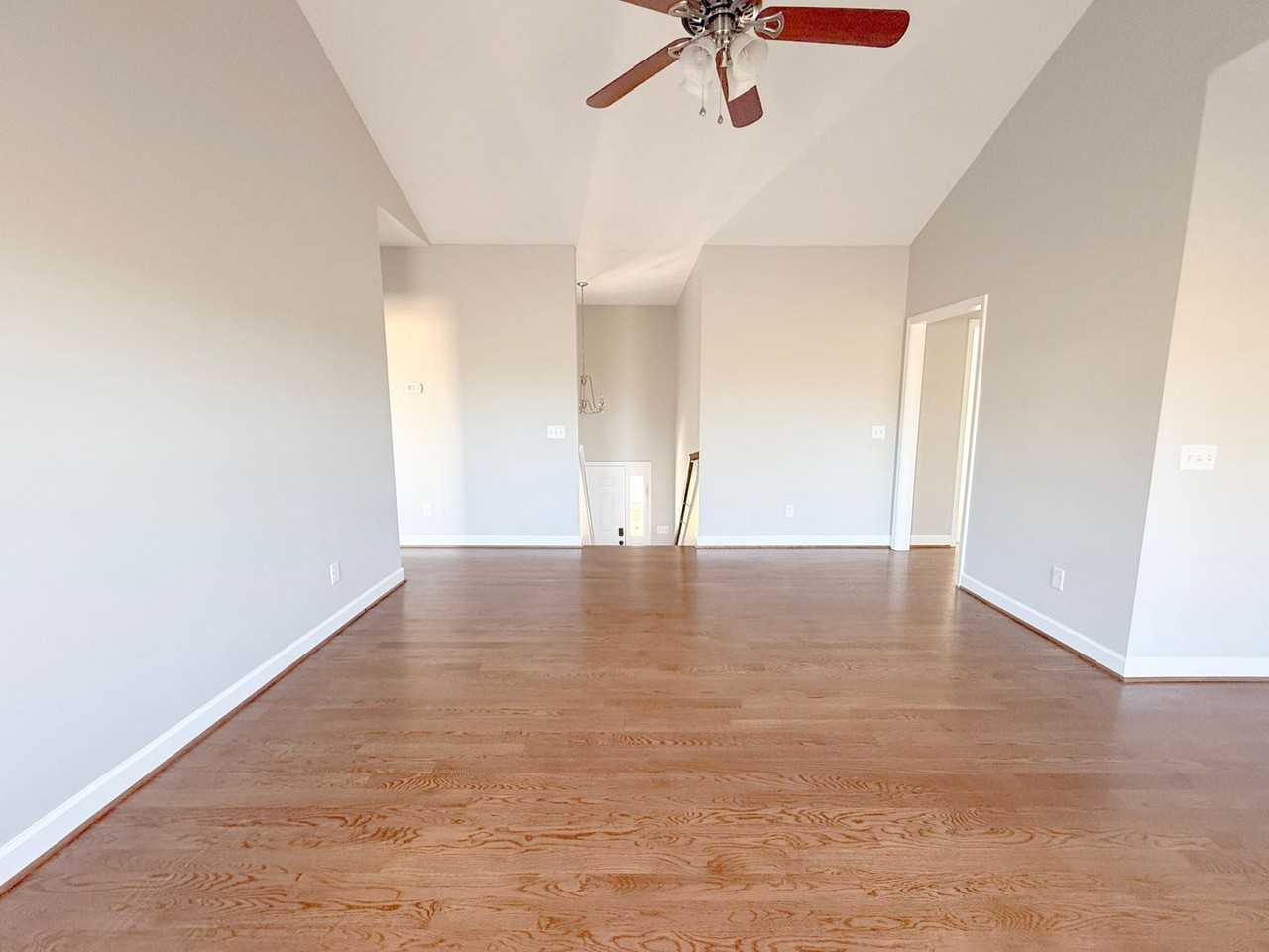 1501 Bay View Dr - Photo 3 of 40