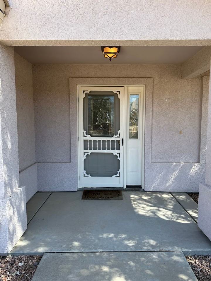 660 Country Club Dr - Photo 7 of 50