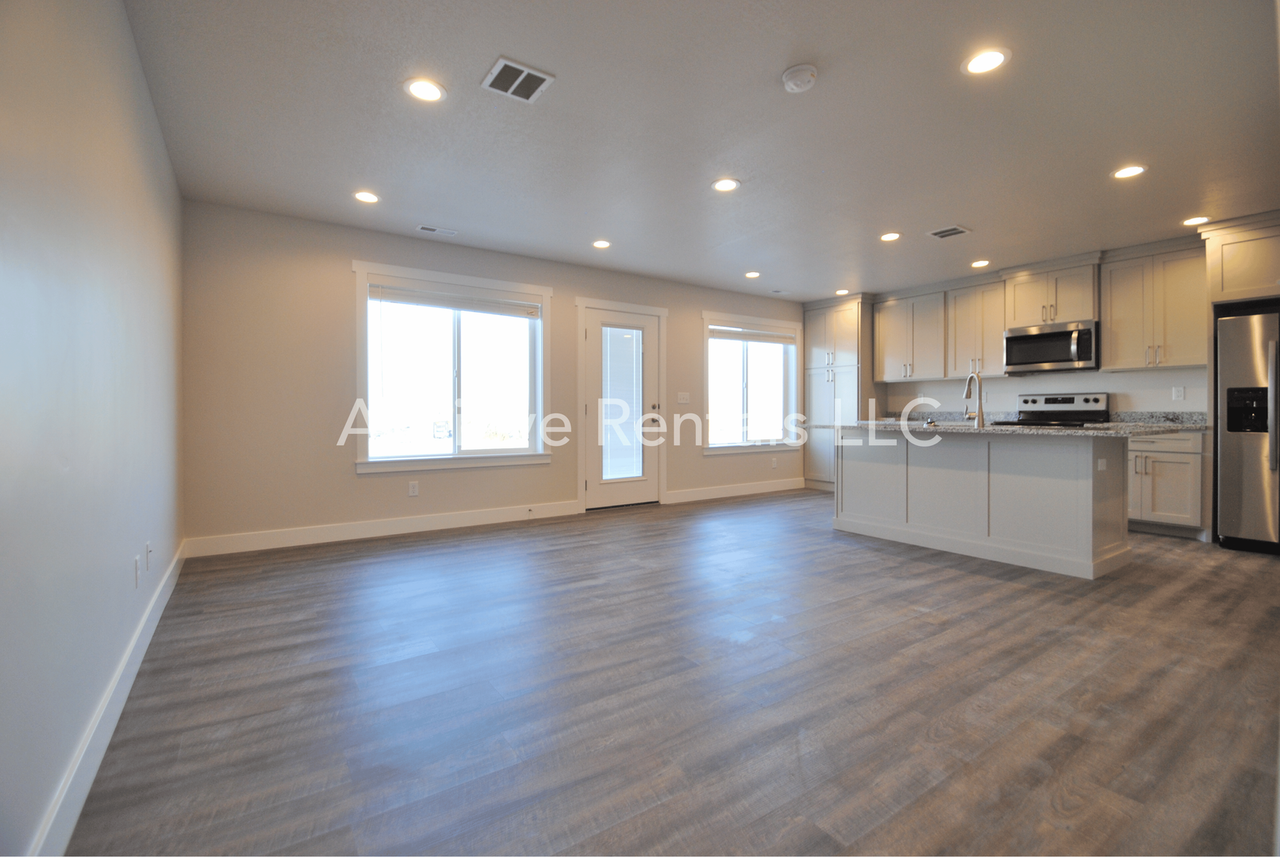 4111 S 2800 W #276 - Photo 2 of 12