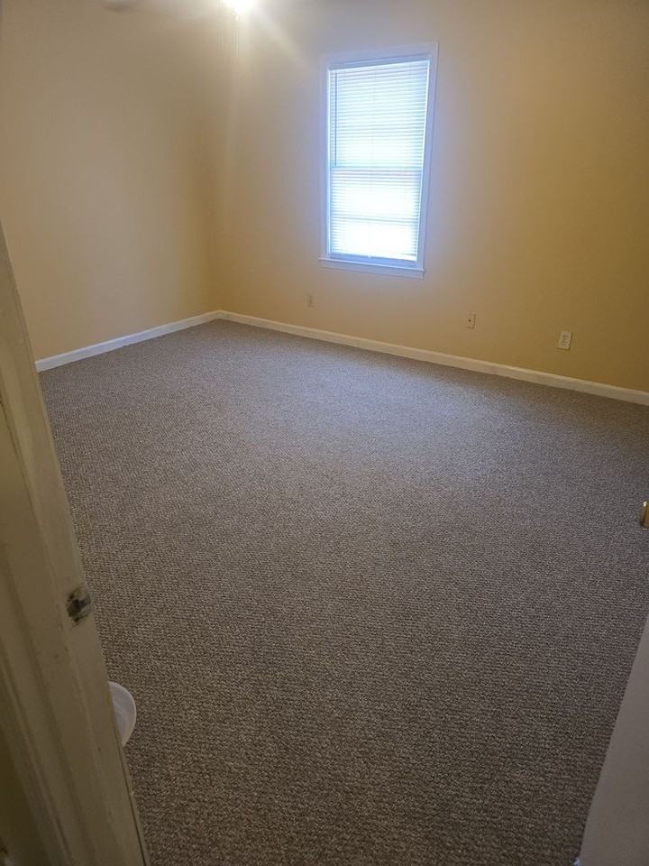 1520 Canal Dr #B - Photo 4 of 13