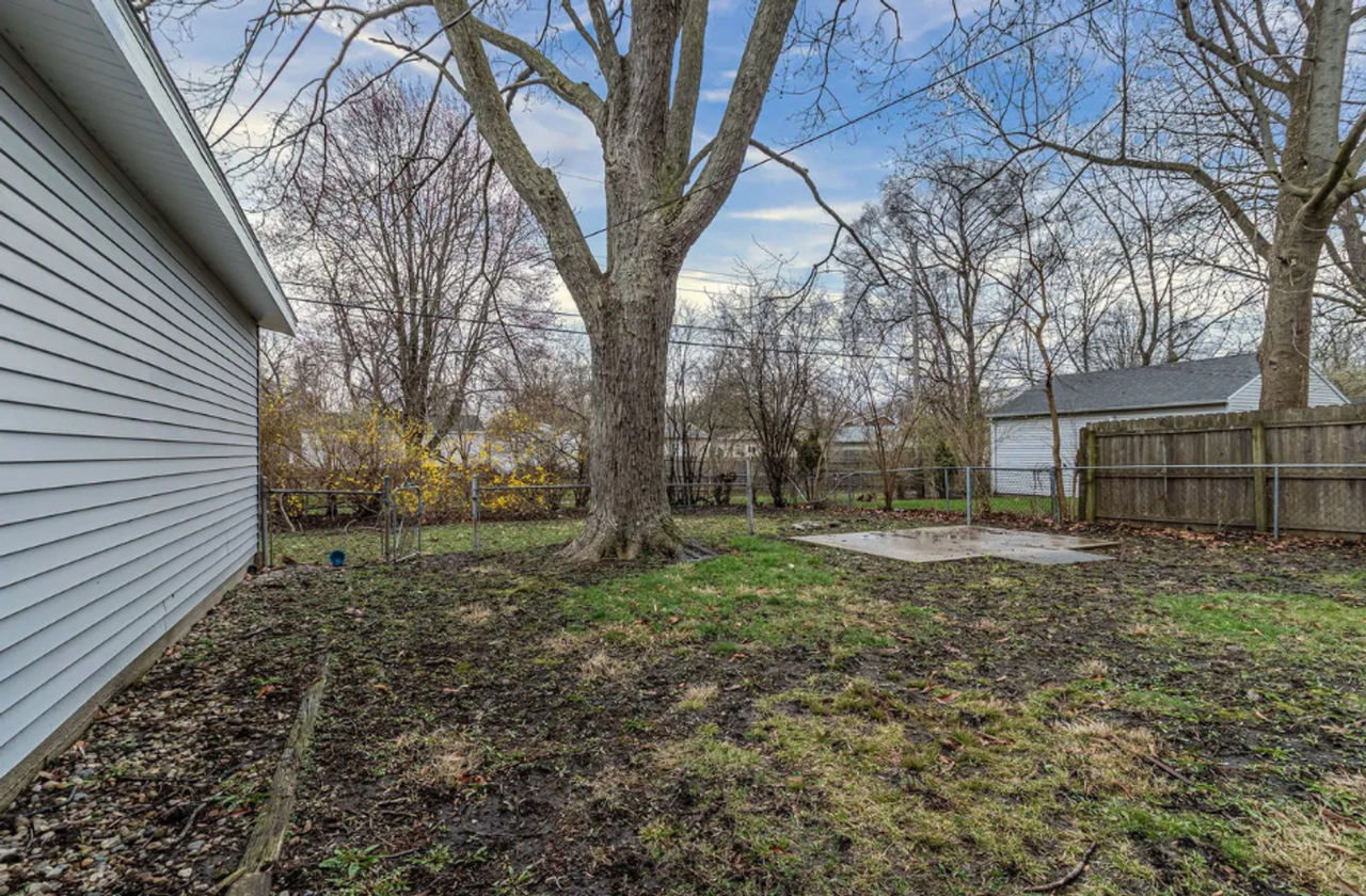 1827 Parkdale Dr - Photo 5 of 5