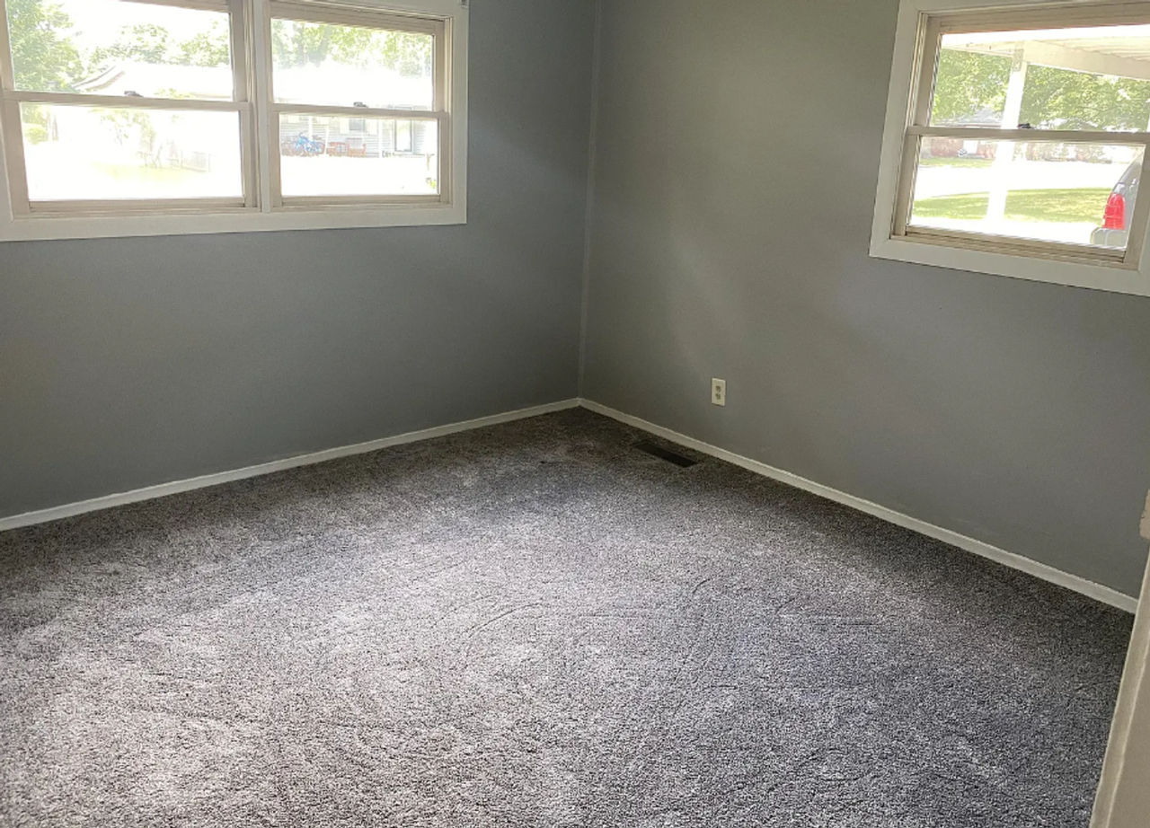 2013 Greendale Dr - Photo 5 of 8