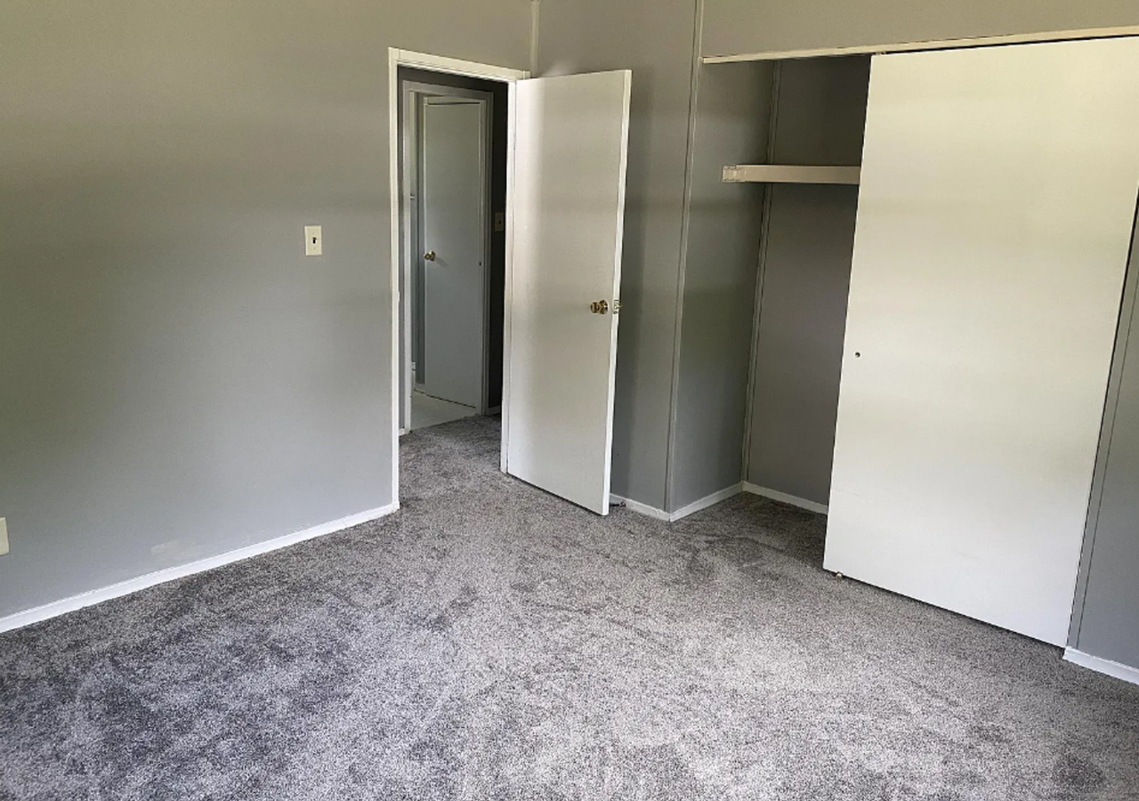 2013 Greendale Dr - Photo 6 of 8