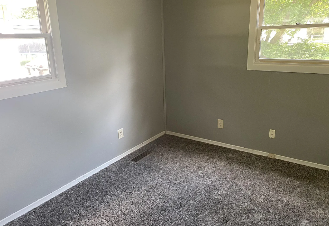 2013 Greendale Dr - Photo 7 of 8