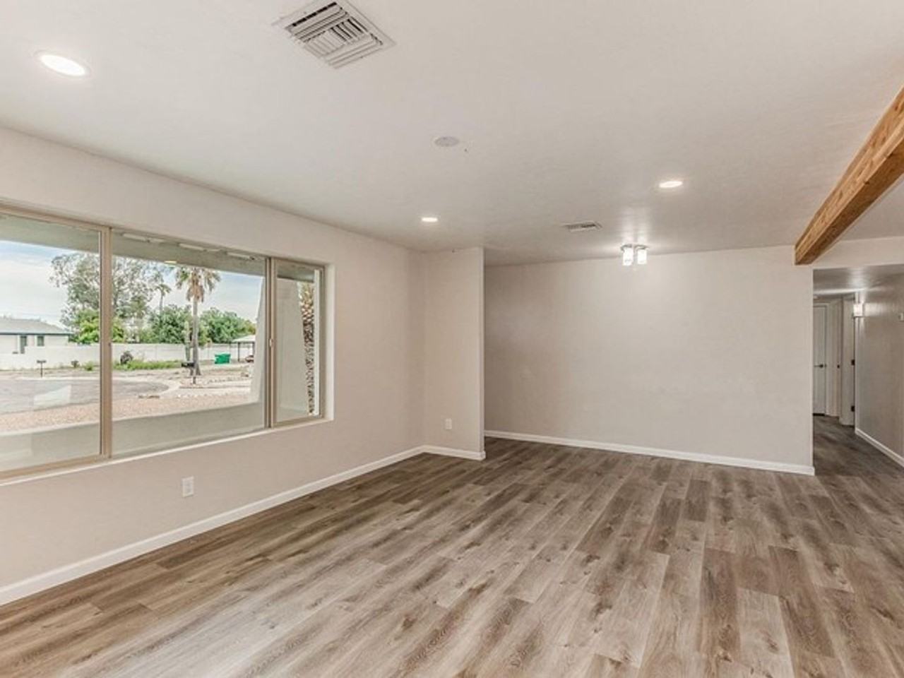 5225 N Whispering Hills Ln - Photo 3 of 22