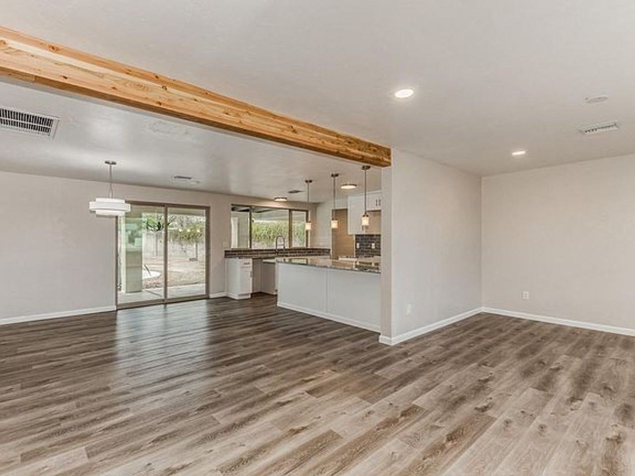 5225 N Whispering Hills Ln - Photo 4 of 22