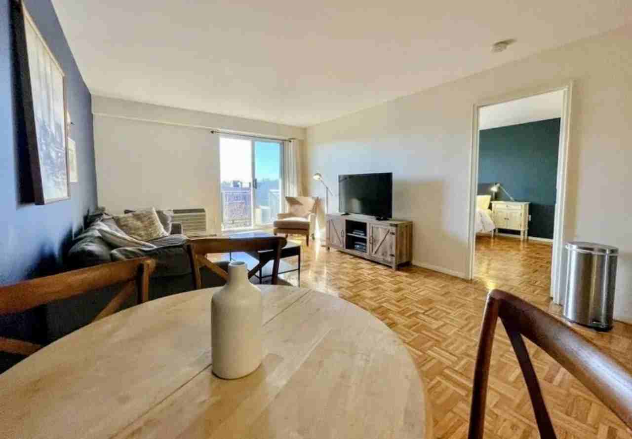 189 Freeman St - Photo 2 of 10