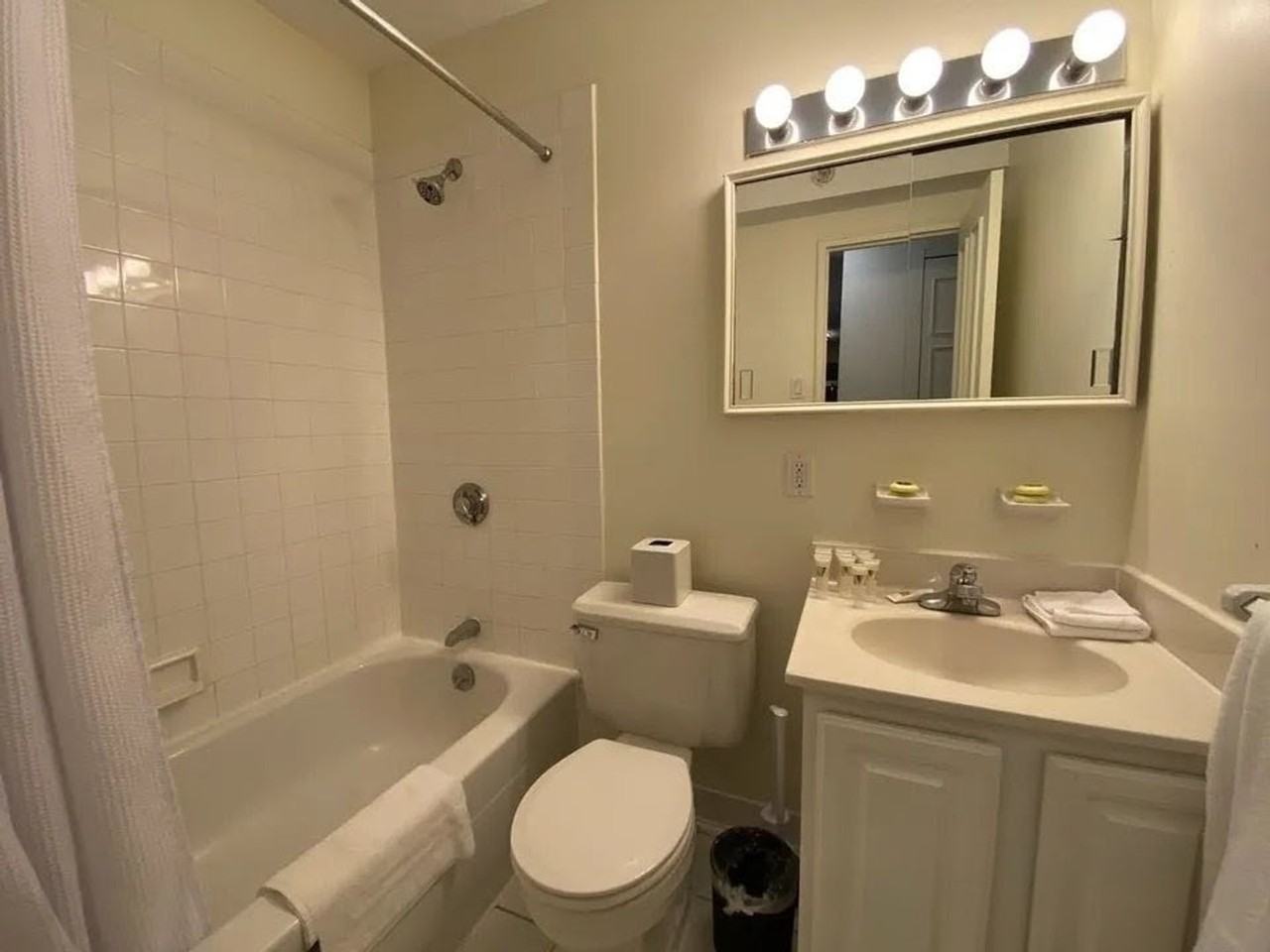 189 Freeman St - Photo 7 of 10