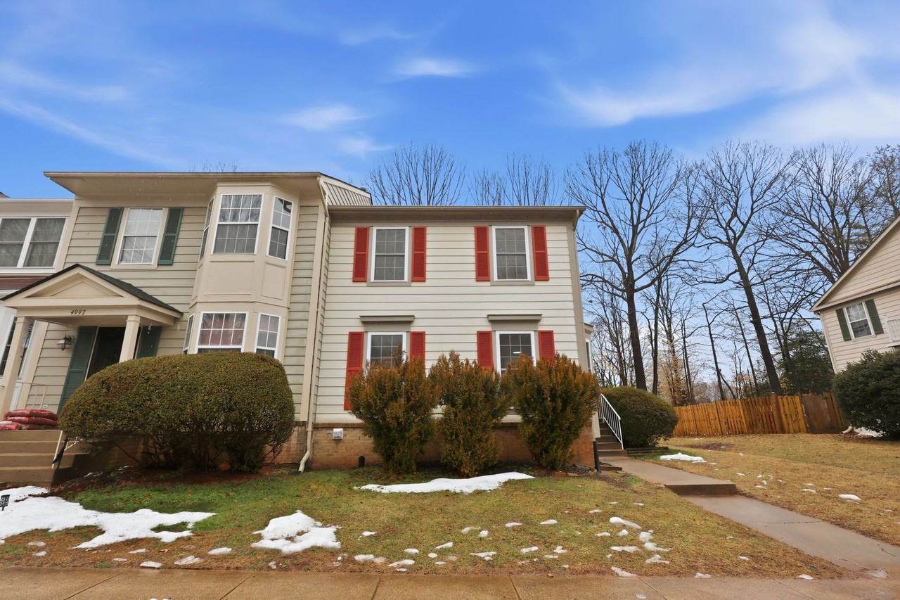5001 Lambsgate Ln - Photo 3 of 36