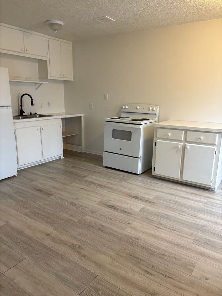 2102 Clark St Lot B - Photo 2 of 7