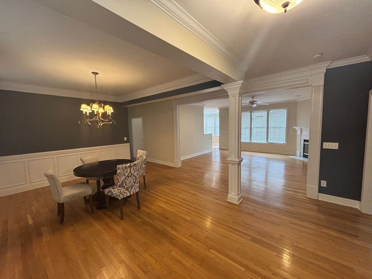 6125 Chilcot Ln - Photo 4 of 33