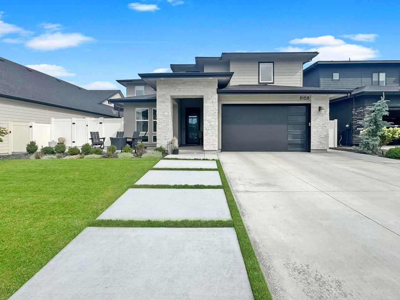 8168 W Brooks Dr - Photo 2 of 20