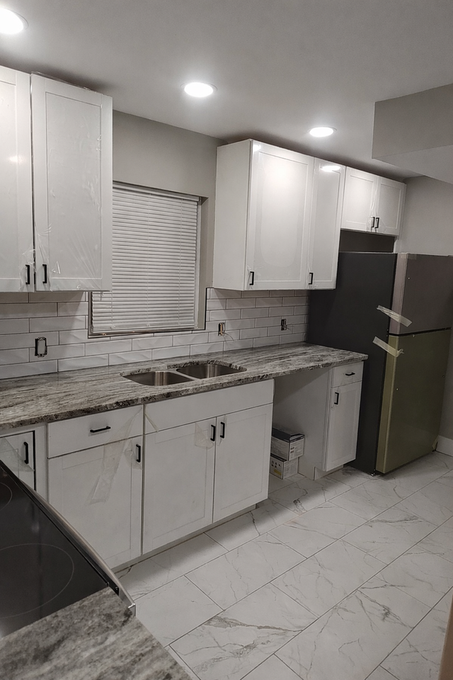 928 S 18th St - Photo 3 of 3