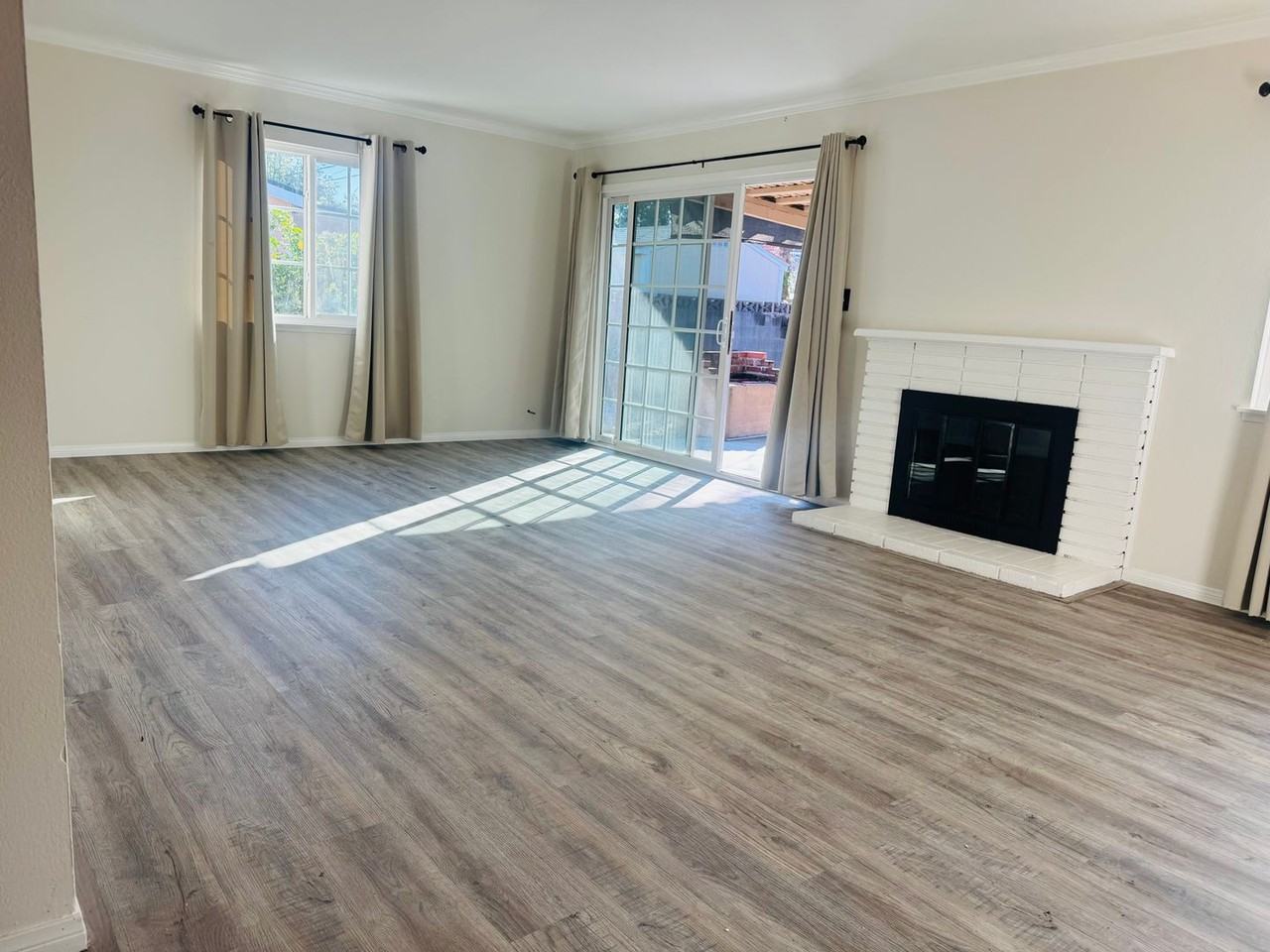 1155 Durkin St - Photo 6 of 16