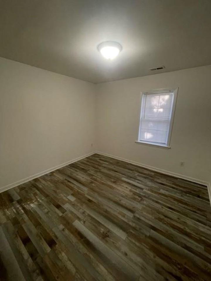 115 Farmer Rd #B - Photo 4 of 4