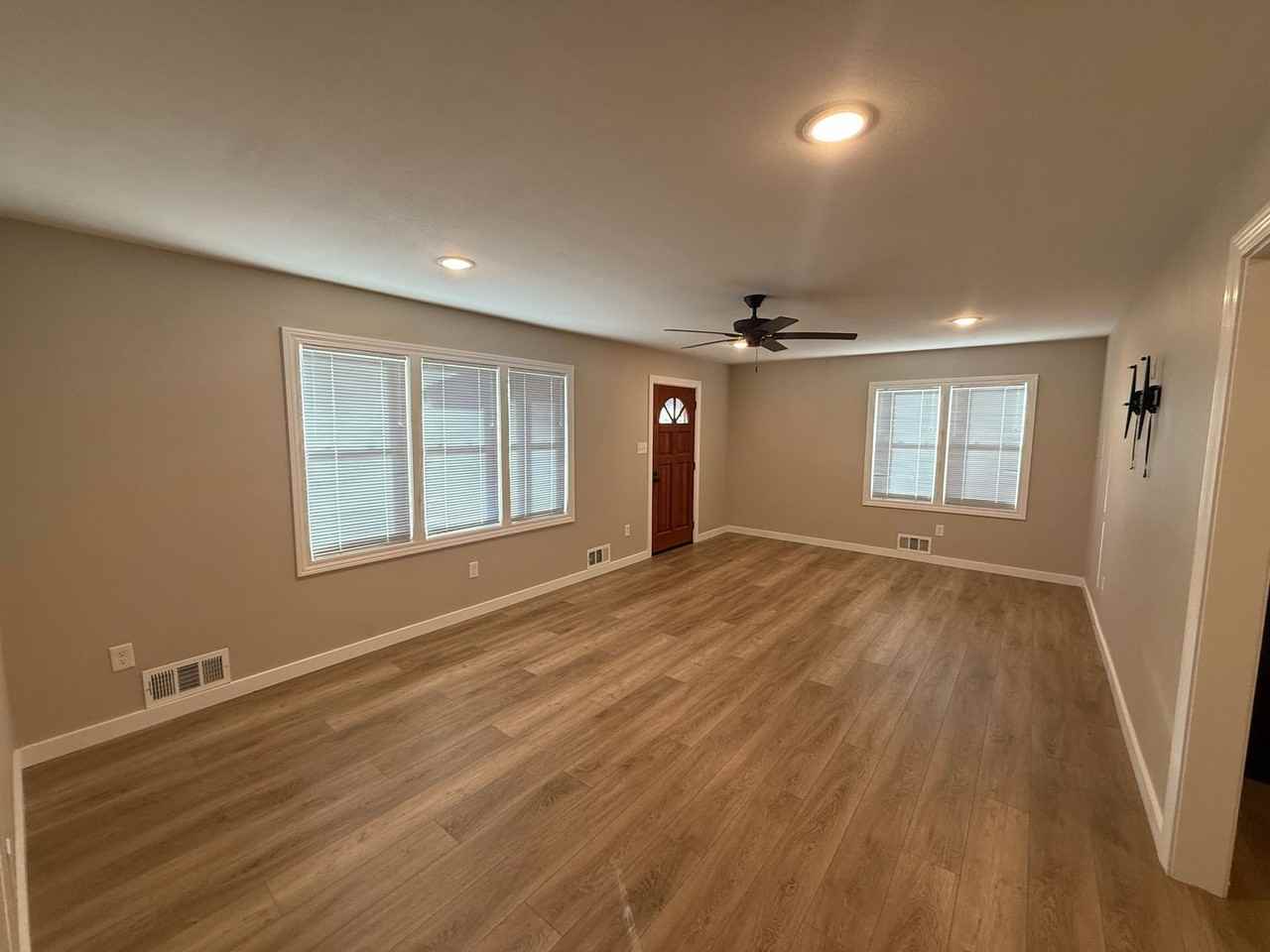 2303 Circle Dr - Photo 2 of 13