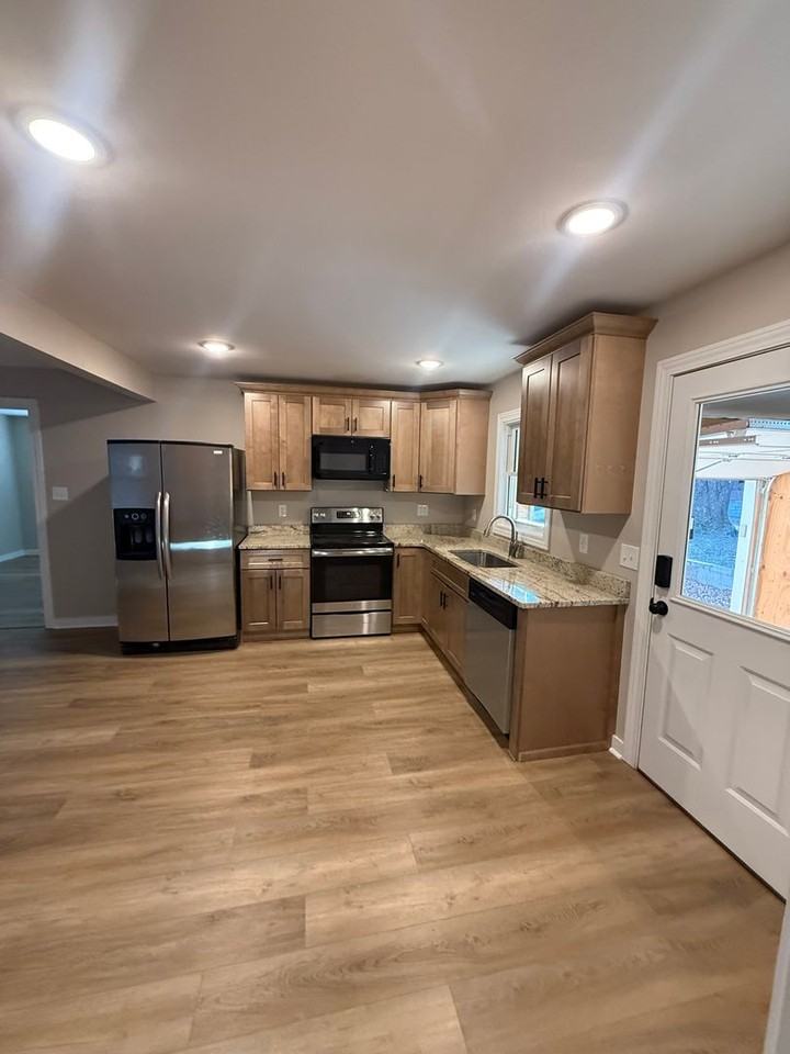 2303 Circle Dr - Photo 3 of 13