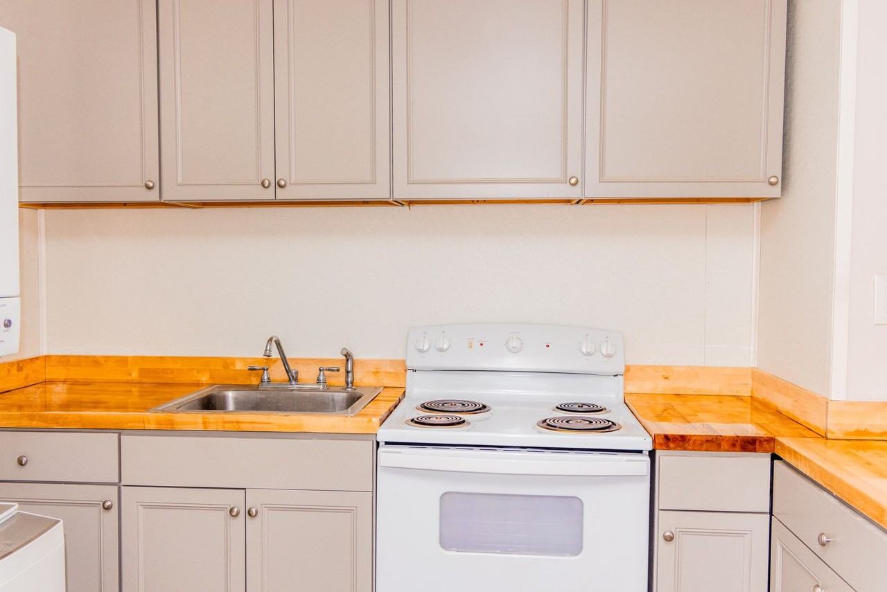 1314 N Parham Rd - Photo 6 of 20