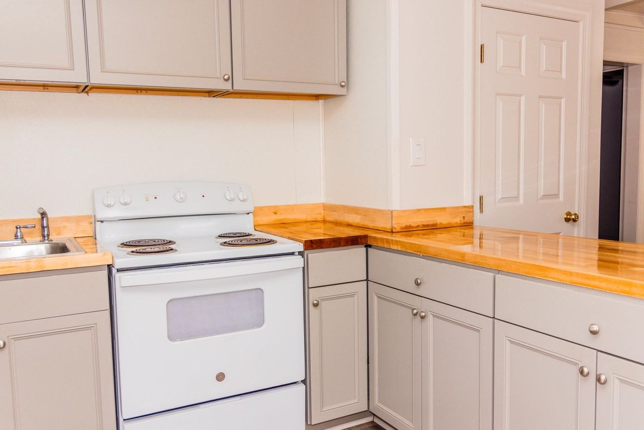 1314 N Parham Rd - Photo 7 of 20