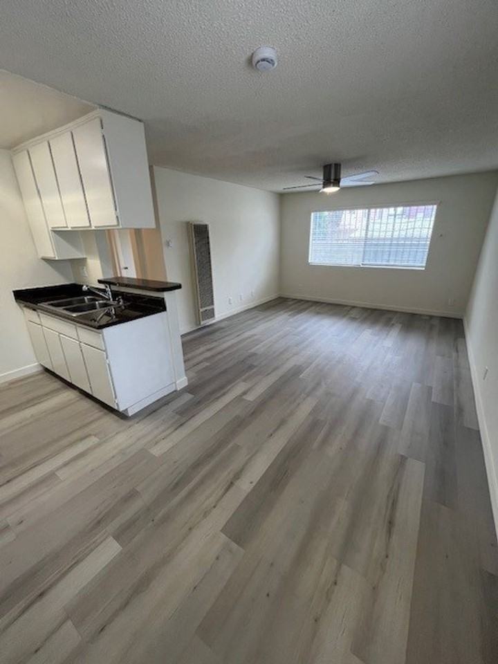 339 Vernon Ave - Photo 2 of 23