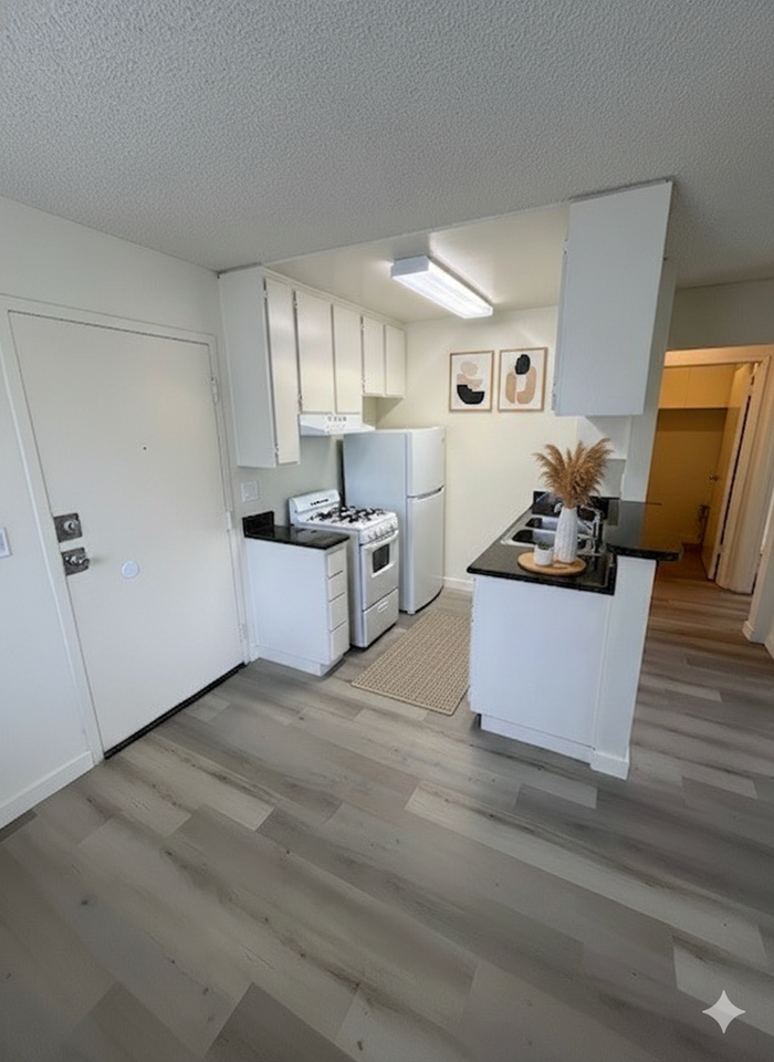 339 Vernon Ave - Photo 4 of 23