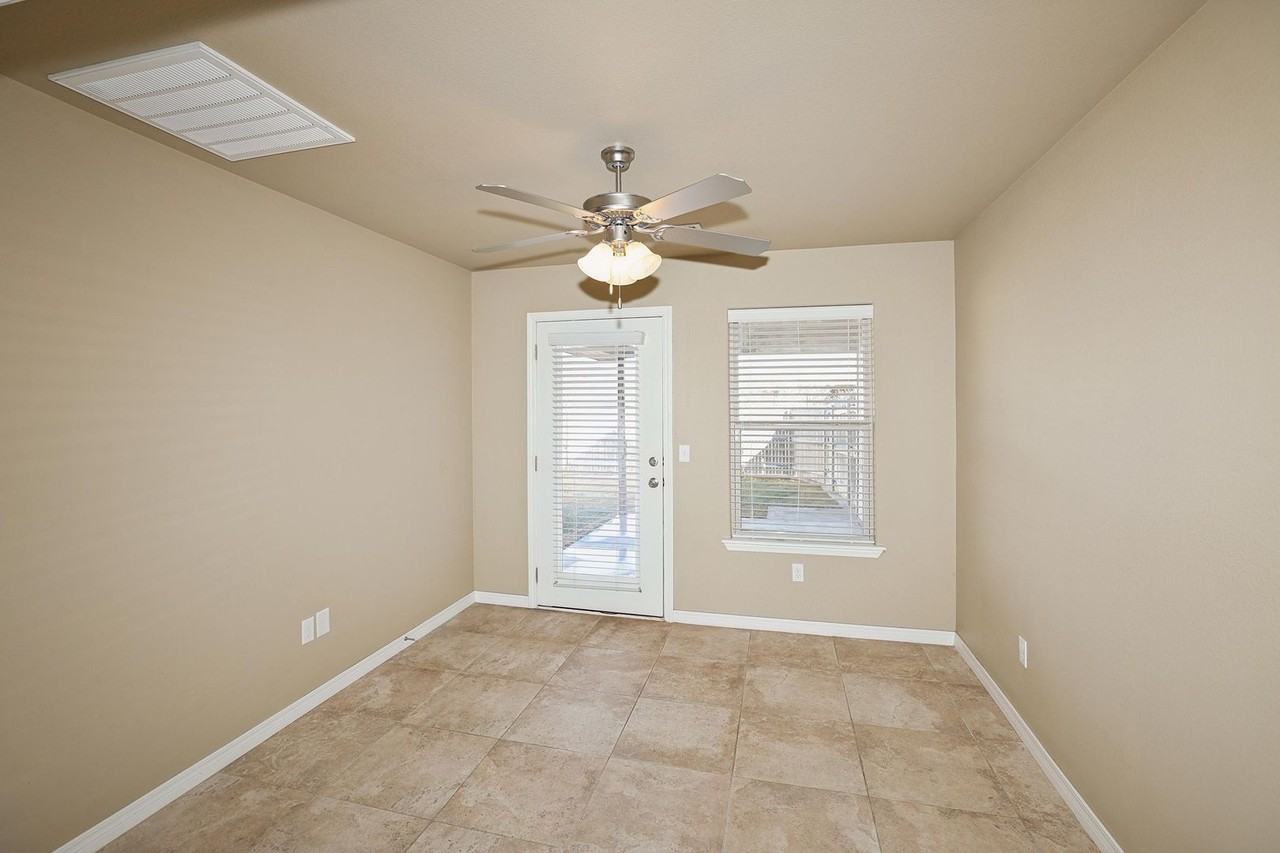 7403 Kodiak Ave - Photo 6 of 35