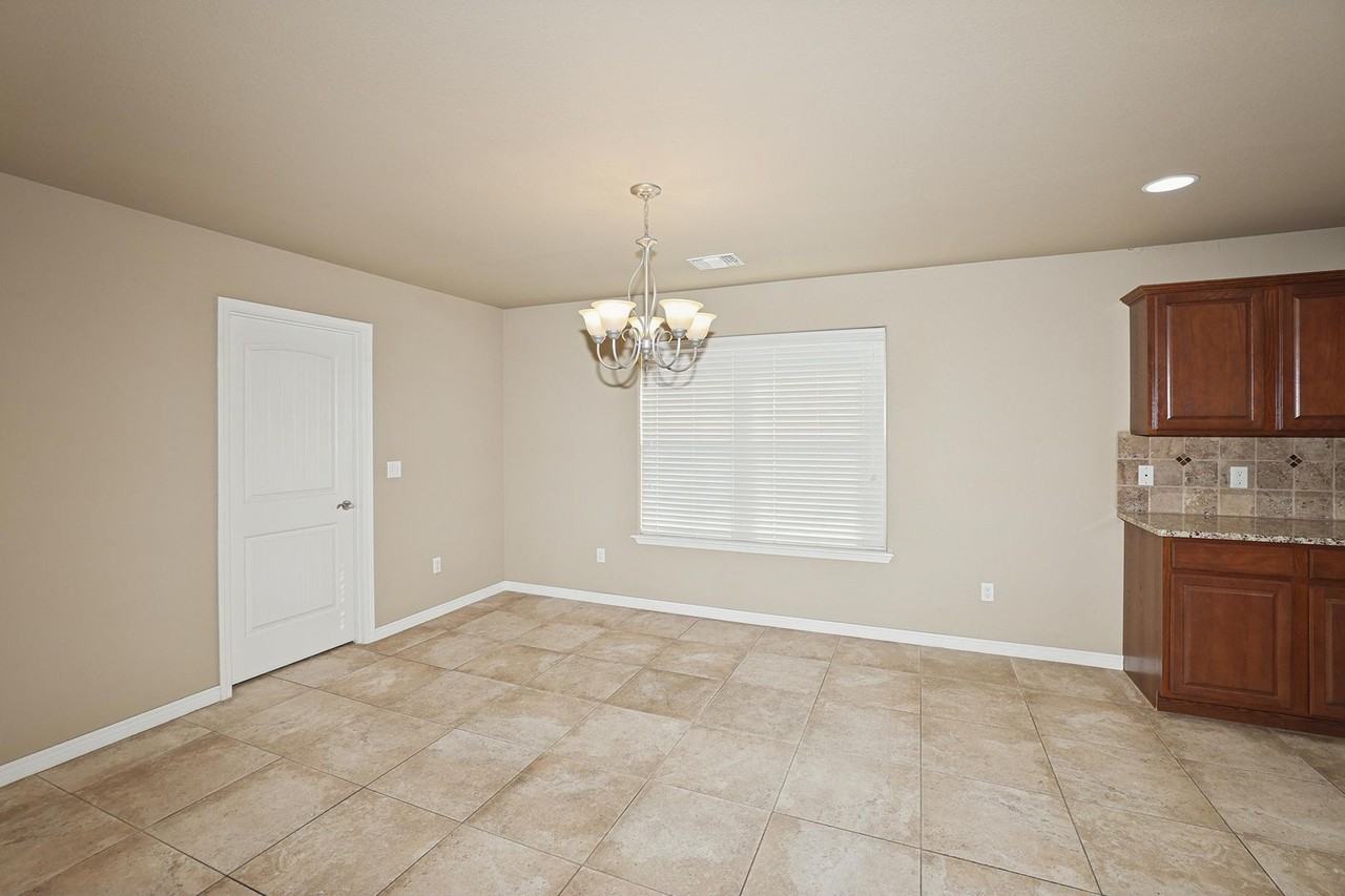 7403 Kodiak Ave - Photo 7 of 35